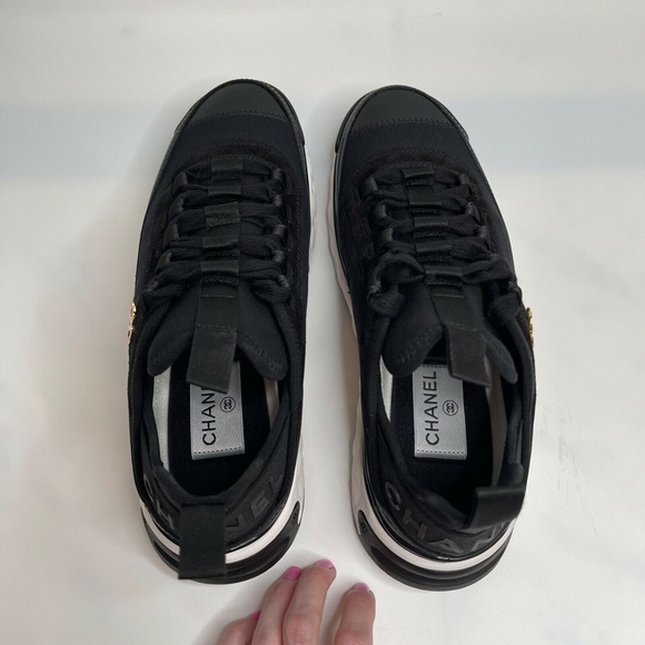 ❌❌ SOLD Chanel NIB 2021 Black Calfskin Gold CC Logo 38 EUR Runners Trainers - Picture 7 of 12
